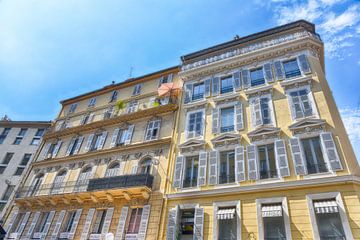 Schöne Gebäude in sonnigem Nizza, Frankreich, schöne Architektur von Mike Maes