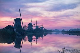 Lever de soleil sur le site du patrimoine mondial de Kinderdijk 3