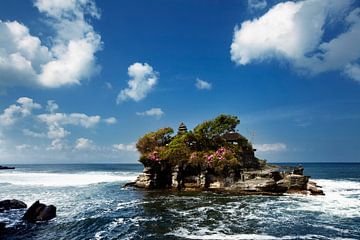 Tanah Lot-tempel in Bali, Indonesië - Een natuur en architectuur achtergrond van Tjeerd Kruse
