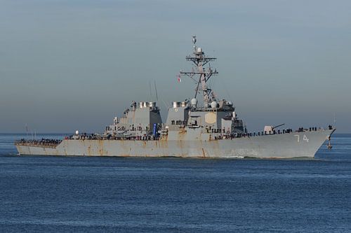 USS McFaul (Arleigh Burkeklasse) van de US Navy.