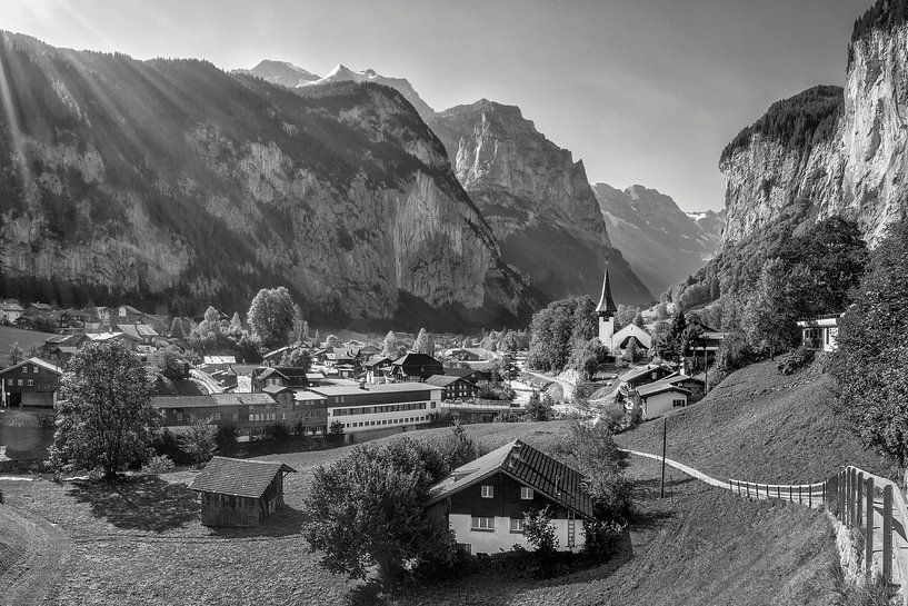 Lauterbrunnen schwarz-weiß von Manfred Voss, Schwarz-weiss Fotografie