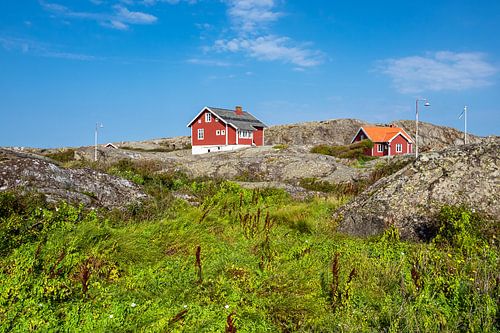 Uitzicht op de weerseilanden voor de stad Fjällbacka in Zweden