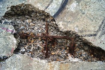 Bunker, wall, rusted metal, modern art