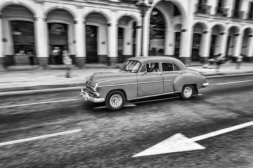 Oldtimer classic car in Cuba in het centrum van Havana. One2expose Wout kok Photography. 