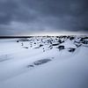 Ein verschneiter Strand von Peter Kuipers