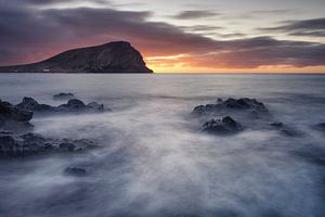 Montaña Roja in de ochtend – lange belichtingstijd aan de kust van Tenerife
