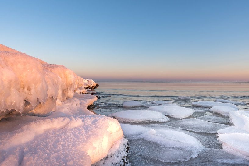 Sunrise at -10C on the east coast in Stein (D) by Marco de Jong