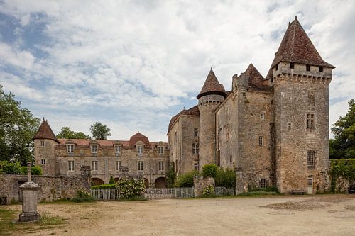 Château / Château de La Marthonie à Saint-Jean-de-Côle, France sur Joost Adriaanse