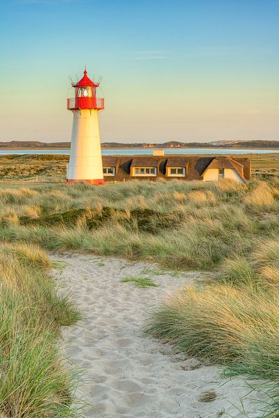 Sylt Leuchtturm List-West im Abendlicht von Michael Valjak