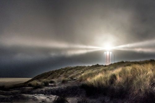Lumière dans la tempête, phare sur Texel