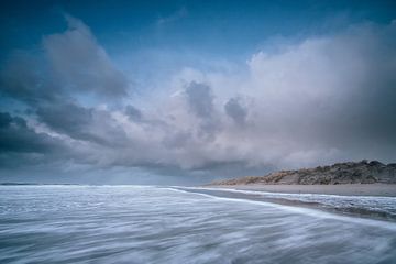 Stormwolken boven de duinen van Zeeland! van Peter Haastrecht, van
