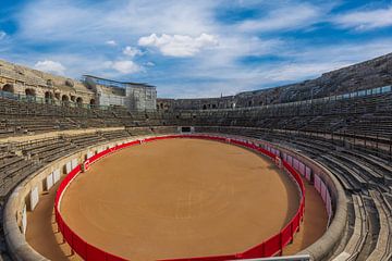 De Romeinse Arena in Nîmes, Provence, Frankrijk van Maarten Hoek