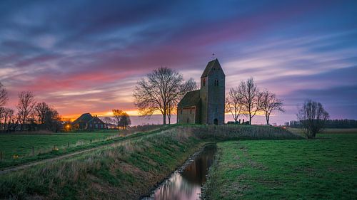 Zonsopkomst Mauritius Kerk in Marsum