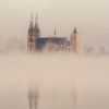 Église dans la brume sur Lex Schulte