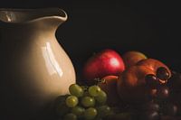 Stilleven fruit en kan