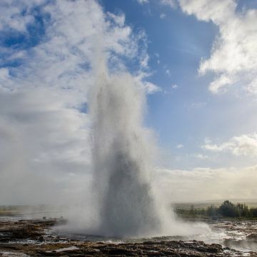 Le geyser Strokkur en Islande sur Sjoerd van der Wal Photographie