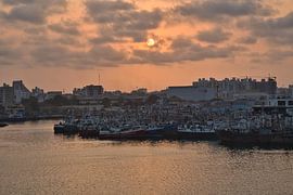 Sonnenuntergang über dem Hafen von Dakar von Frank's Awesome Travels