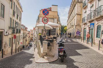 Mooie straatjes in Lissabon van Bianca Kramer