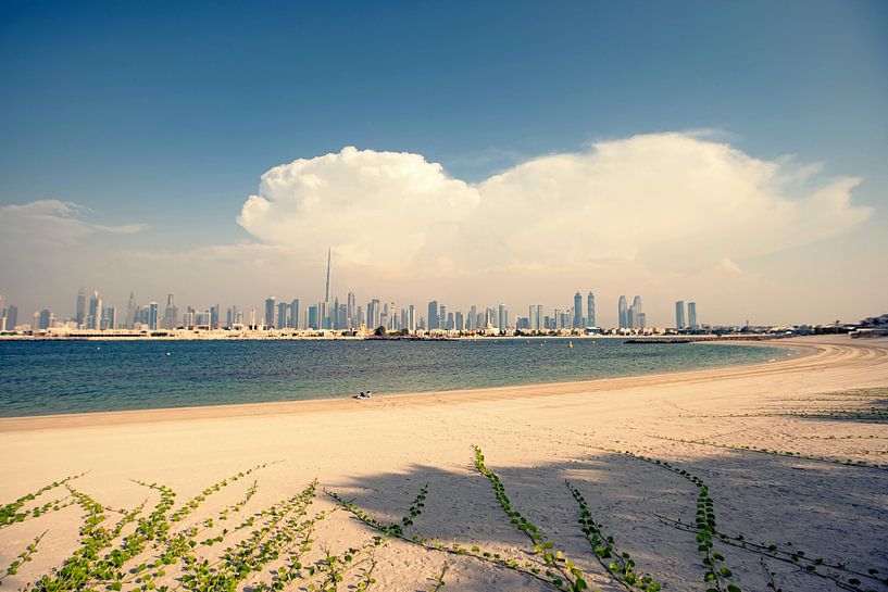 Dubai by Hello Pompoyo