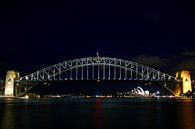 Sydney Skyline - Harbour bridge and Opera House van Wouter Mesker thumbnail