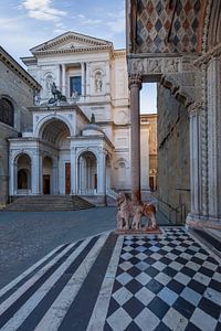 Dom von Bergamo und Eingangsportal der Basilika Santa Maria Maggiore