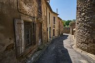 Typische Straße im südfranzösischen Dorf von Gevk - izuriphoto Miniaturansicht