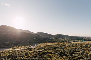 Les montagnes au coucher du soleil | Photographie de voyage marocaine sur Yaira Bernabela