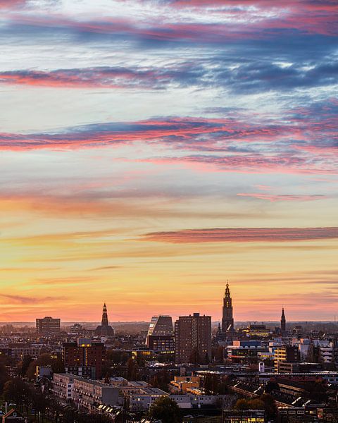 Skyline von Groningen bei Sonnenuntergang von Henk Meijer Photography