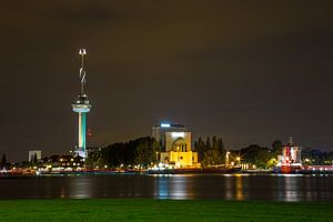 Rotterdam in de Avond met Euromast von Guido Akster