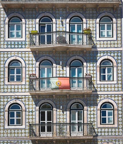 Lisbon facade by Mark de Boer
