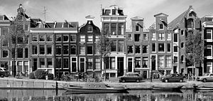 Panorama Grachtenpanden Amsterdam, Nederland van Roger VDB