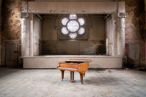 Abandoned Piano in Decay. by Roman Robroek - Photos of Abandoned Buildings