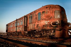 Véhicule ferroviaire abandonné sur Shadia Bellafkih