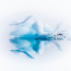 Icebergs in highkey by Chris Stenger