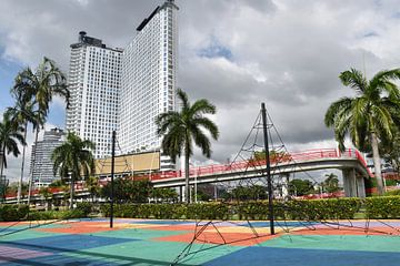 Un terrain de jeux sur la promenade Cinta Costera