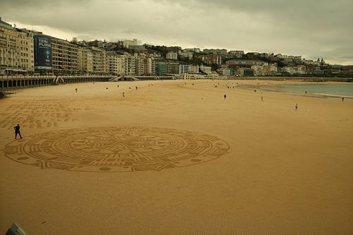 Motif dans le sable, Saint-Sébastien