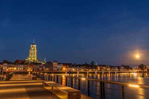 Lebuinus church Deventer in the evening by Han Kedde