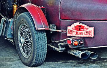 une voiture de sport ancienne vue de derrière mixed media sur Werner Lehmann