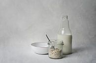 Nature morte à l'avoine et au lait, inspirée par les œuvres des maîtres néerlandais sur Joske Kempink Aperçu