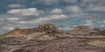 Een kleurrijk landschap op het Spaans Canarische eiland Lanzarote van Harrie Muis