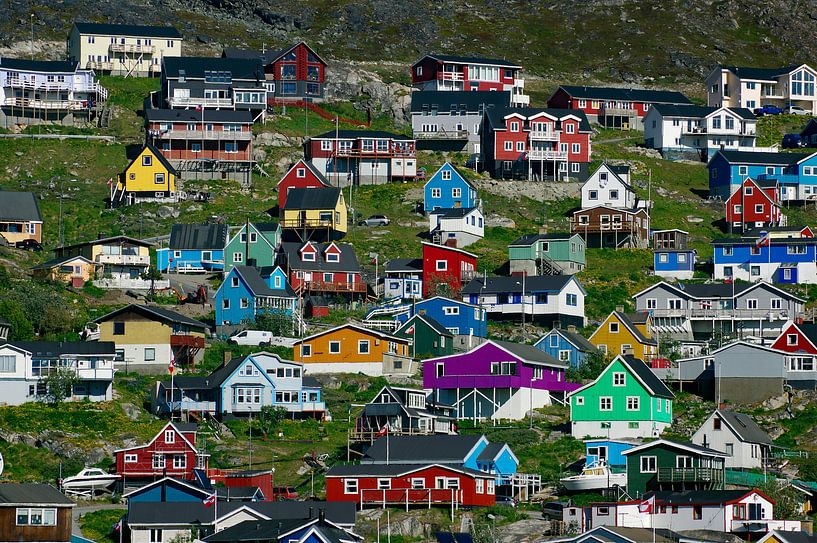 Farbenfroher Ort in Grönlands Süden by Reinhard  Pantke