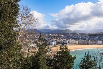 City and beach views of San Sebastian