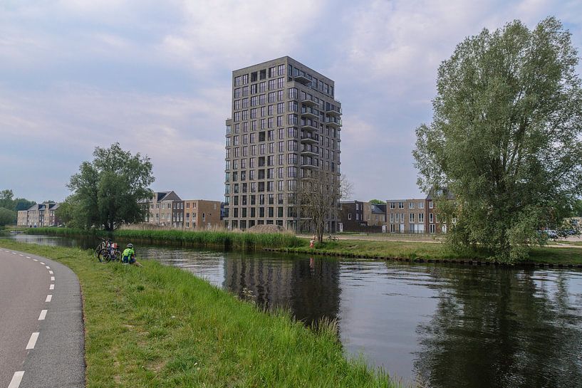 Apartment complex Toren D Aan de Waterkant Tilburg by Freddie de Roeck