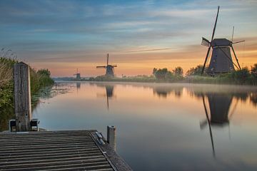 Lever de soleil sur les moulins de Kinderdijk sur Frank Smit Fotografie