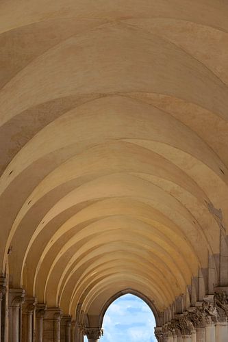 Tunnel vers le ciel sur Stella Ammerlaan