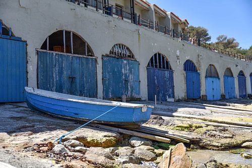 Blauw witte aanlegplaats van boten | Ibiza | Spanje | Reisfotografie