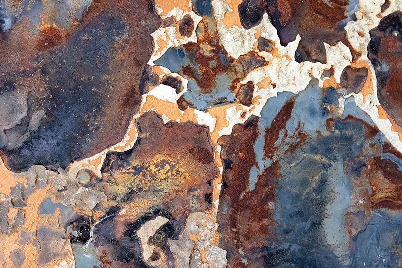Fascinating colours of rust by Betty van Engelen