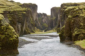 IJsland Fjadõrárgljúfur Canyon van Ronald Kromkamp