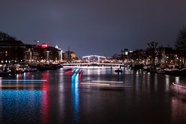 Schlanke Brücke über die Amstel von Ronald van Kooten
