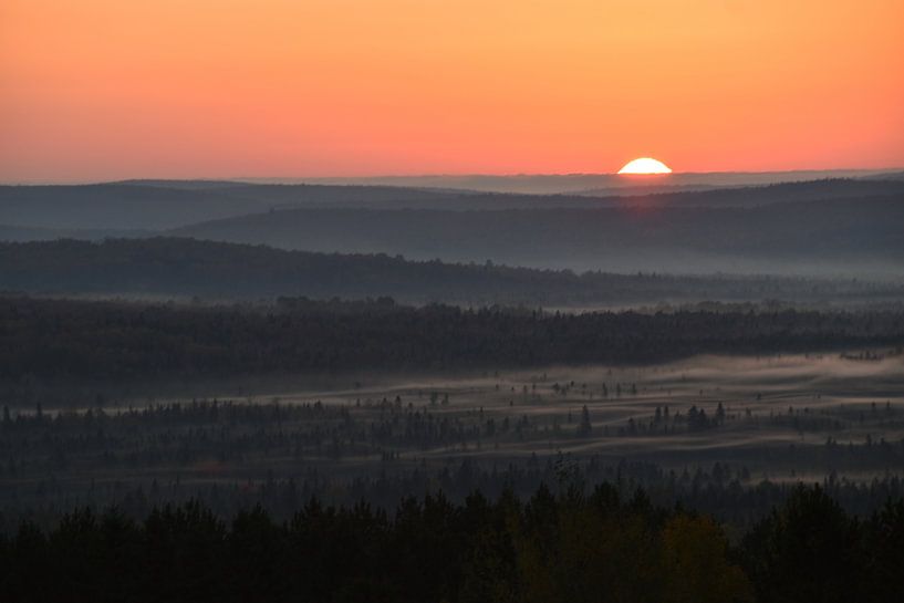 Ein Sonnenaufgang an einem Herbstmorgen von Claude Laprise